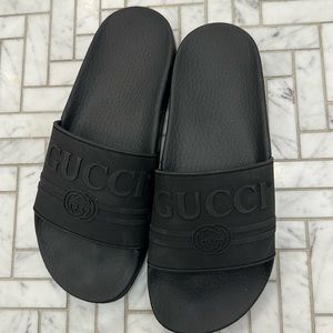 Authentic Gucci pool slides worn once. Size 7 1/2 women’s